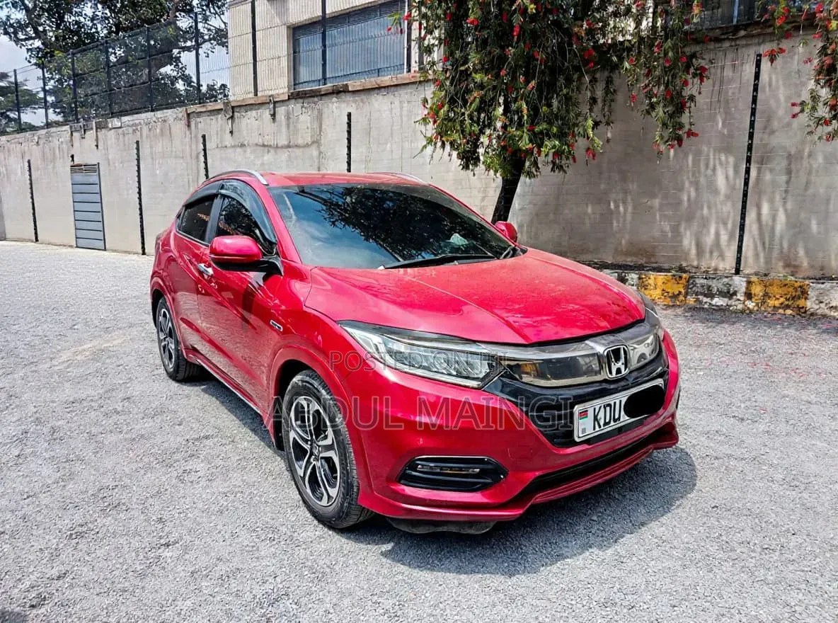 Honda Vezel 2019 Maroon