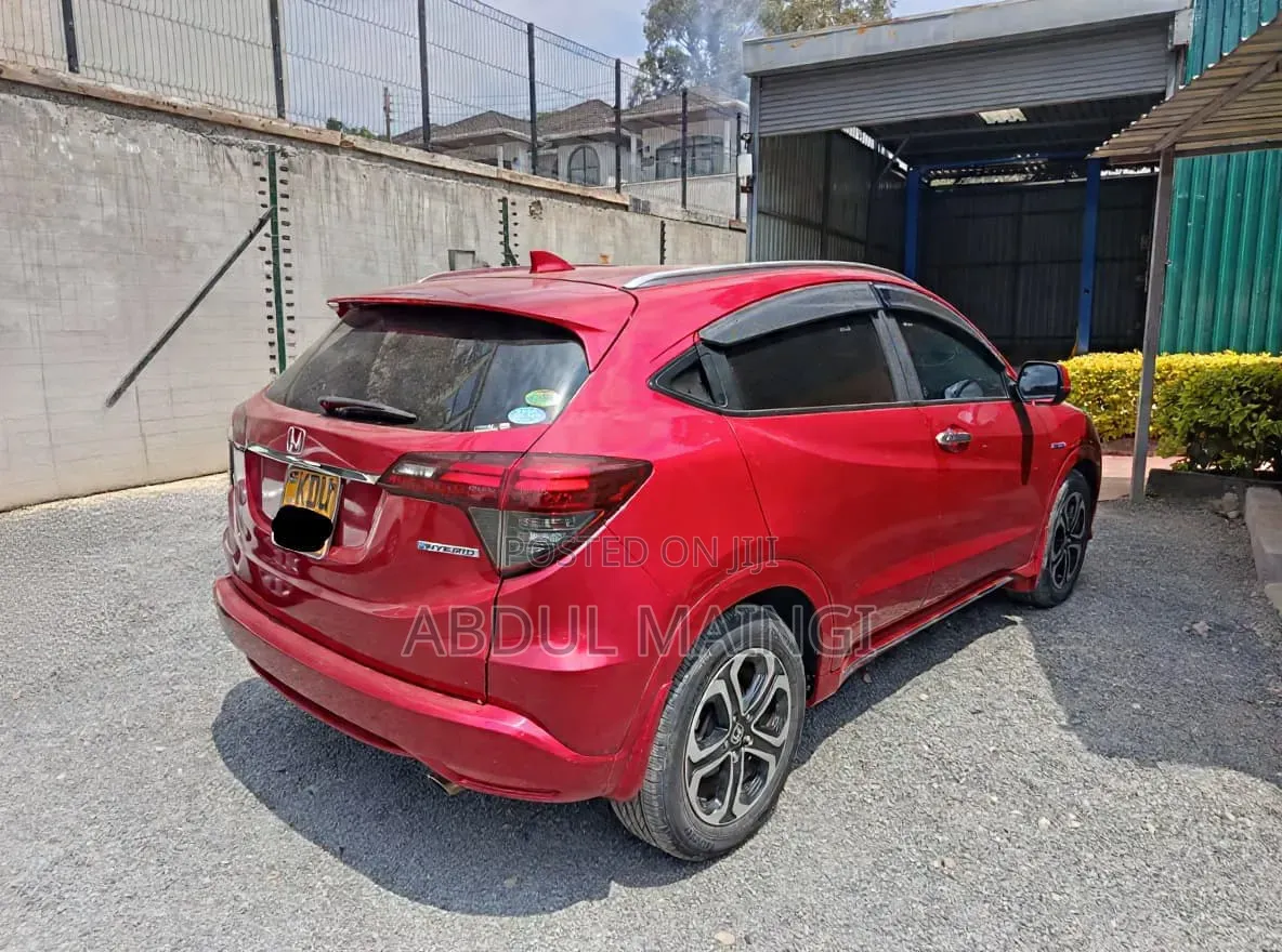 Honda Vezel 2019 Maroon
