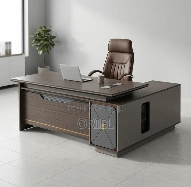 Office Desk : 1.6m Manager’s Modern Office Desk - thumbnail 3