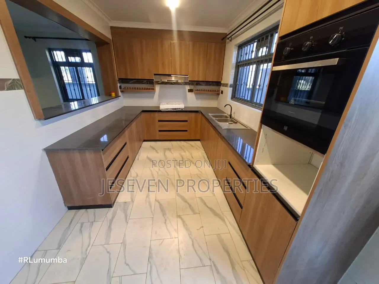 6bdrm Mansion in Syokimau for rent