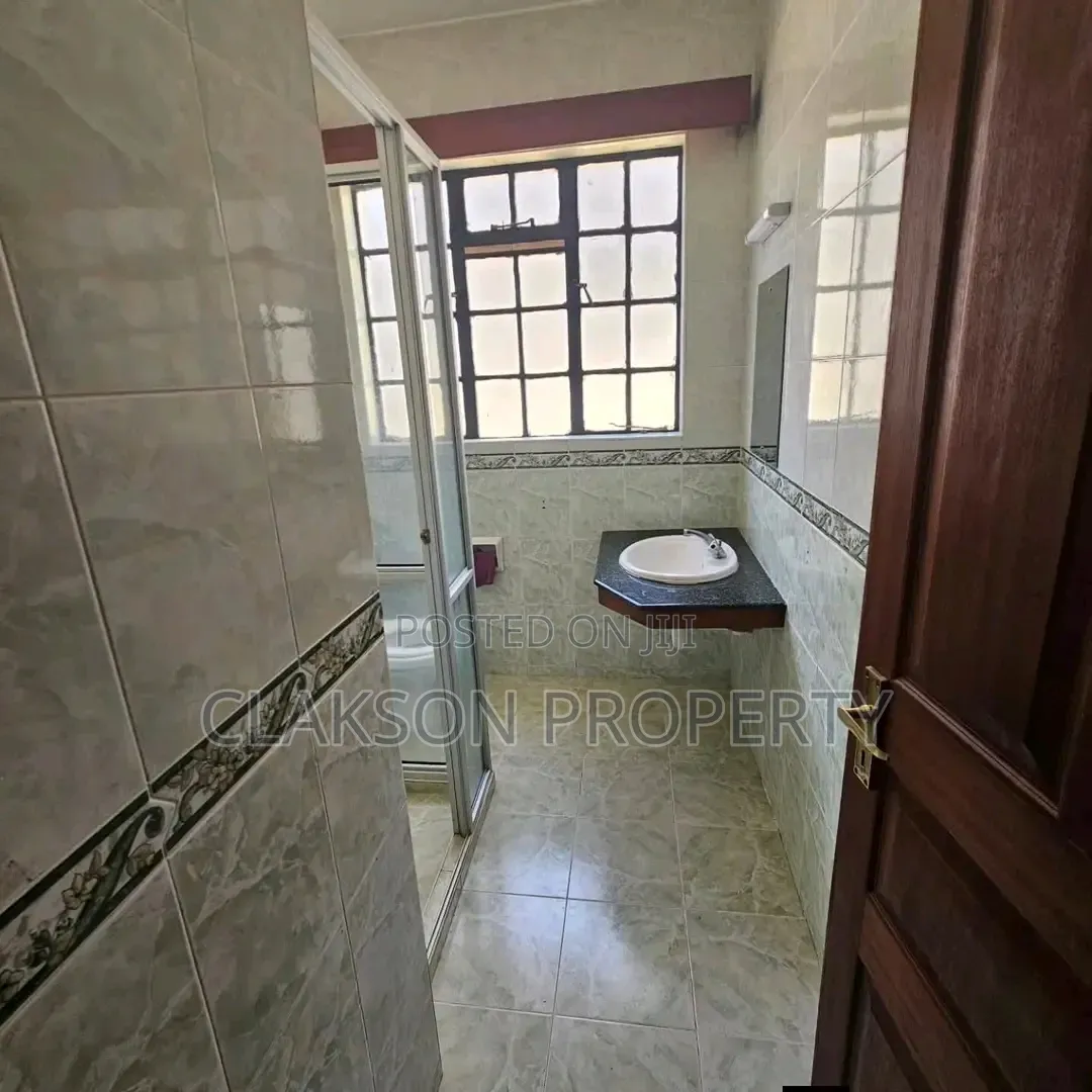 4bdrm Townhouse/Terrace in Lavington Atheru, Valley Arcade for sale