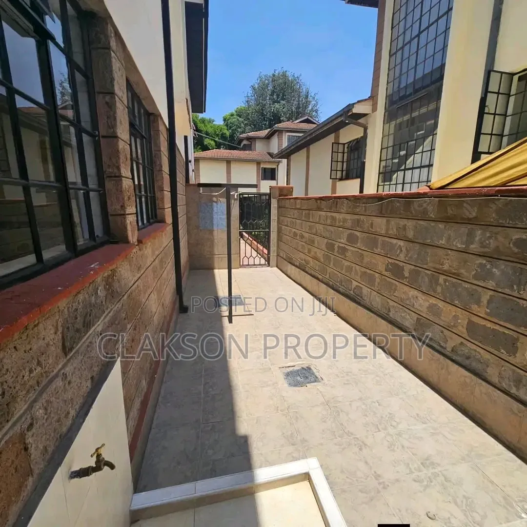4bdrm Townhouse/Terrace in Lavington Atheru, Valley Arcade for sale