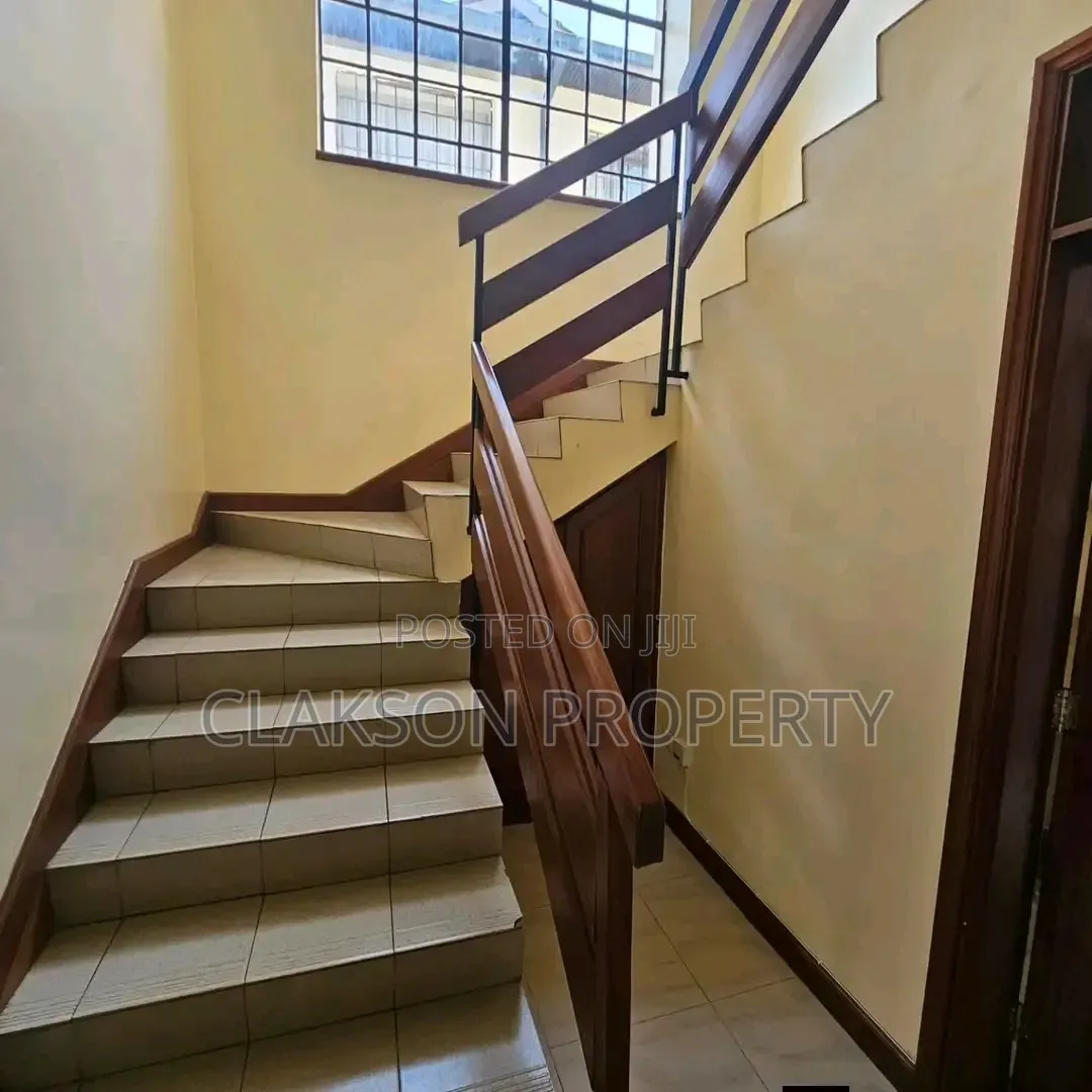 4bdrm Townhouse/Terrace in Lavington Atheru, Valley Arcade for sale