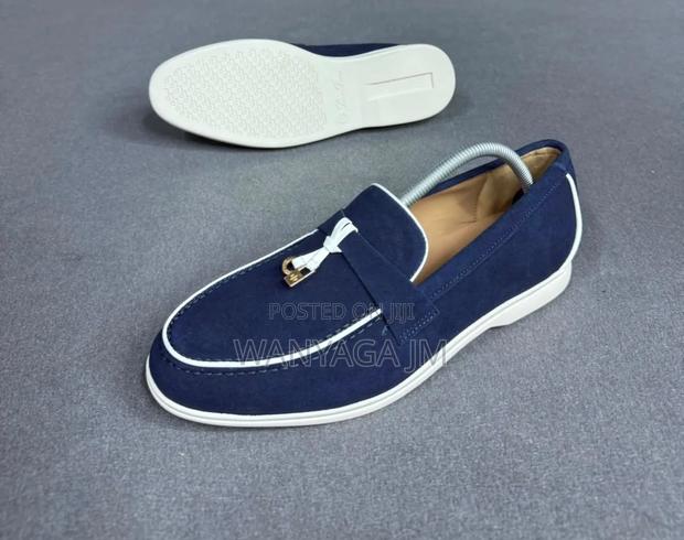 Sports Shoes and Sneakers - thumbnail 18