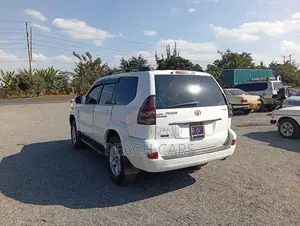 Toyota Land Cruiser Prado 2004 White