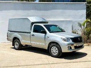 Toyota Hilux 2015 Silver
