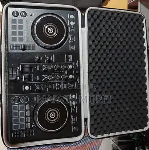 Pioneer DDJ 400 (With Portable Hard Shell Case)