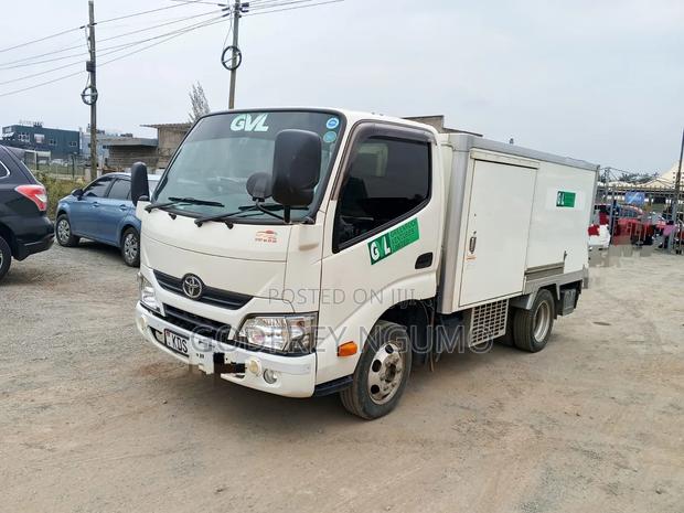 Toyota Dyna - main view