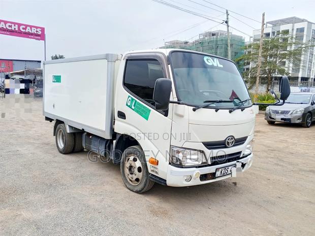 Toyota Dyna - thumbnail 4