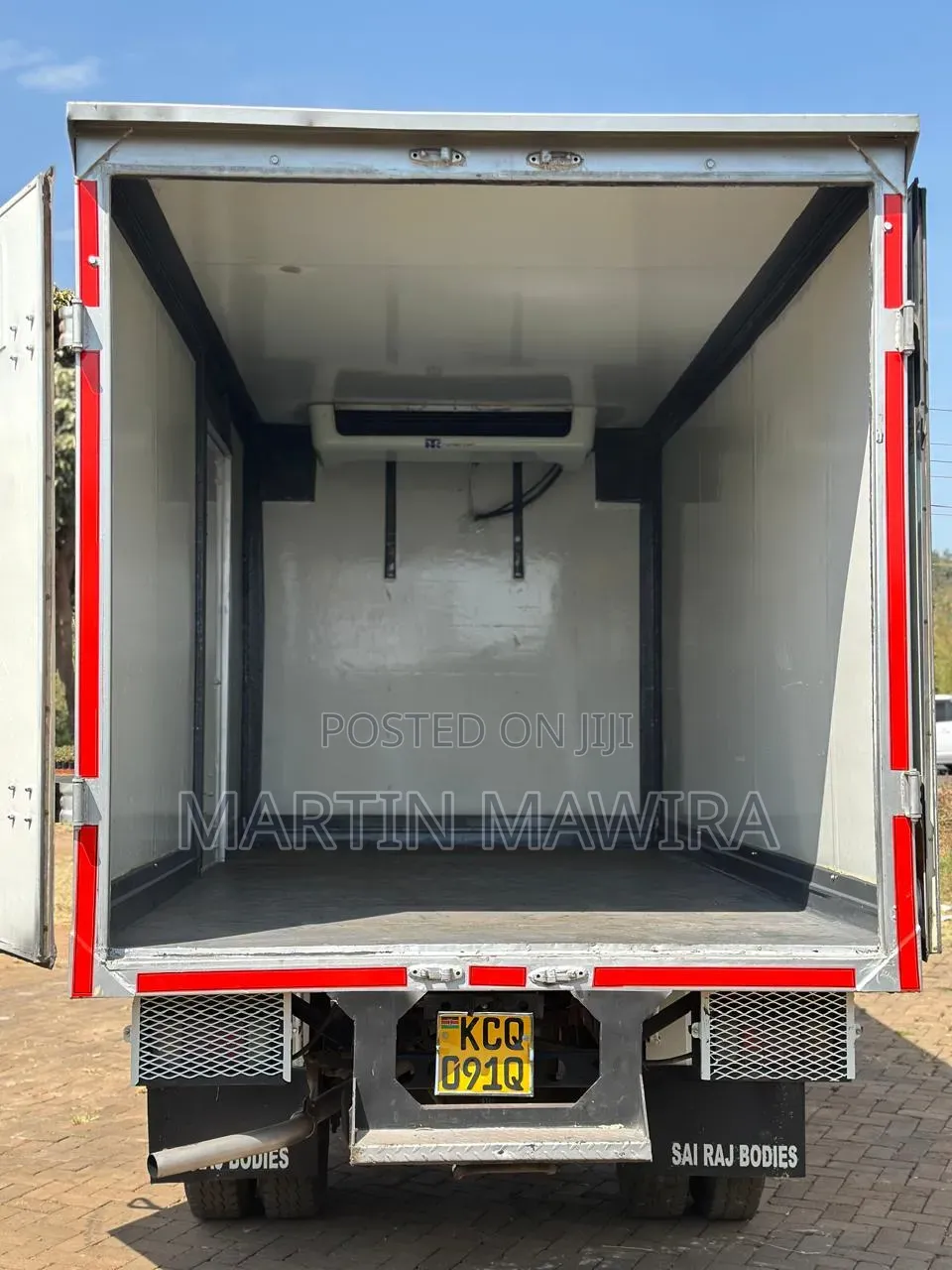 Isuzu NKR Covered