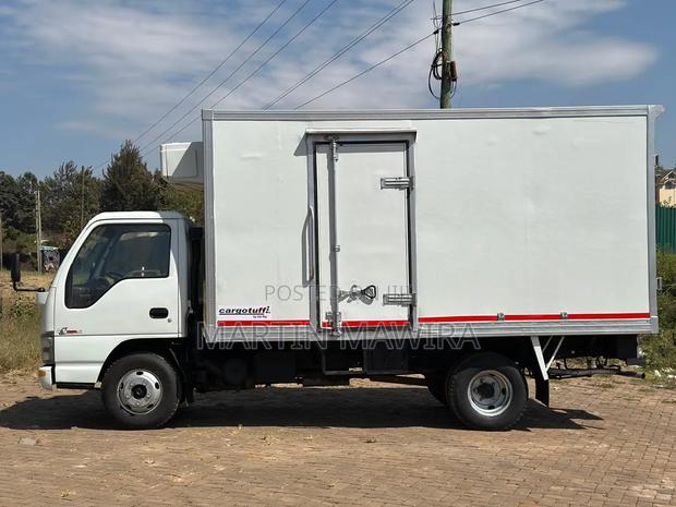 Isuzu NKR Covered - thumbnail 6