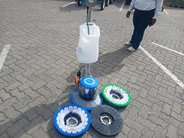 Floor Scrubber With 3 Brushes - main view
