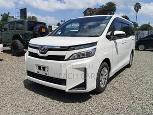 Toyota Voxy 2019 White