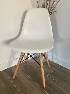 Eames Chair; Designer Eames Inspired Dining Chair for Modern Homes