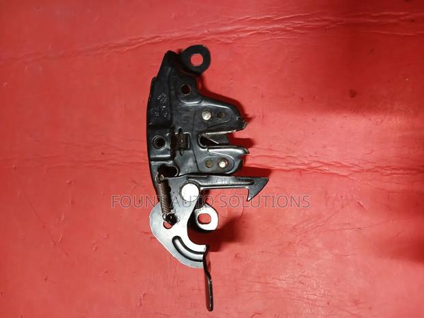 Boot Lock Nissan Sentra - thumbnail 2