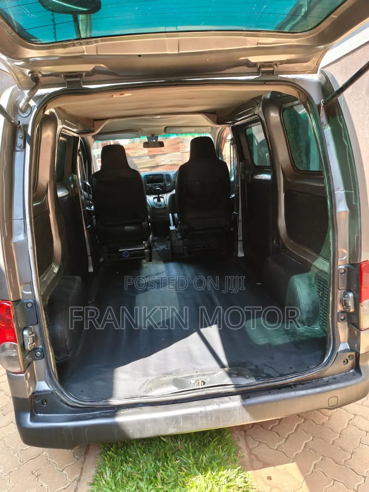 Nissan NV200 2012 Grey