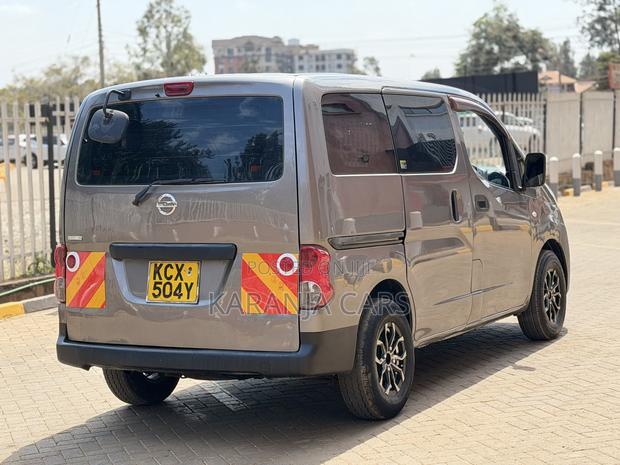 Nissan NV200 2012 Grey - thumbnail 4