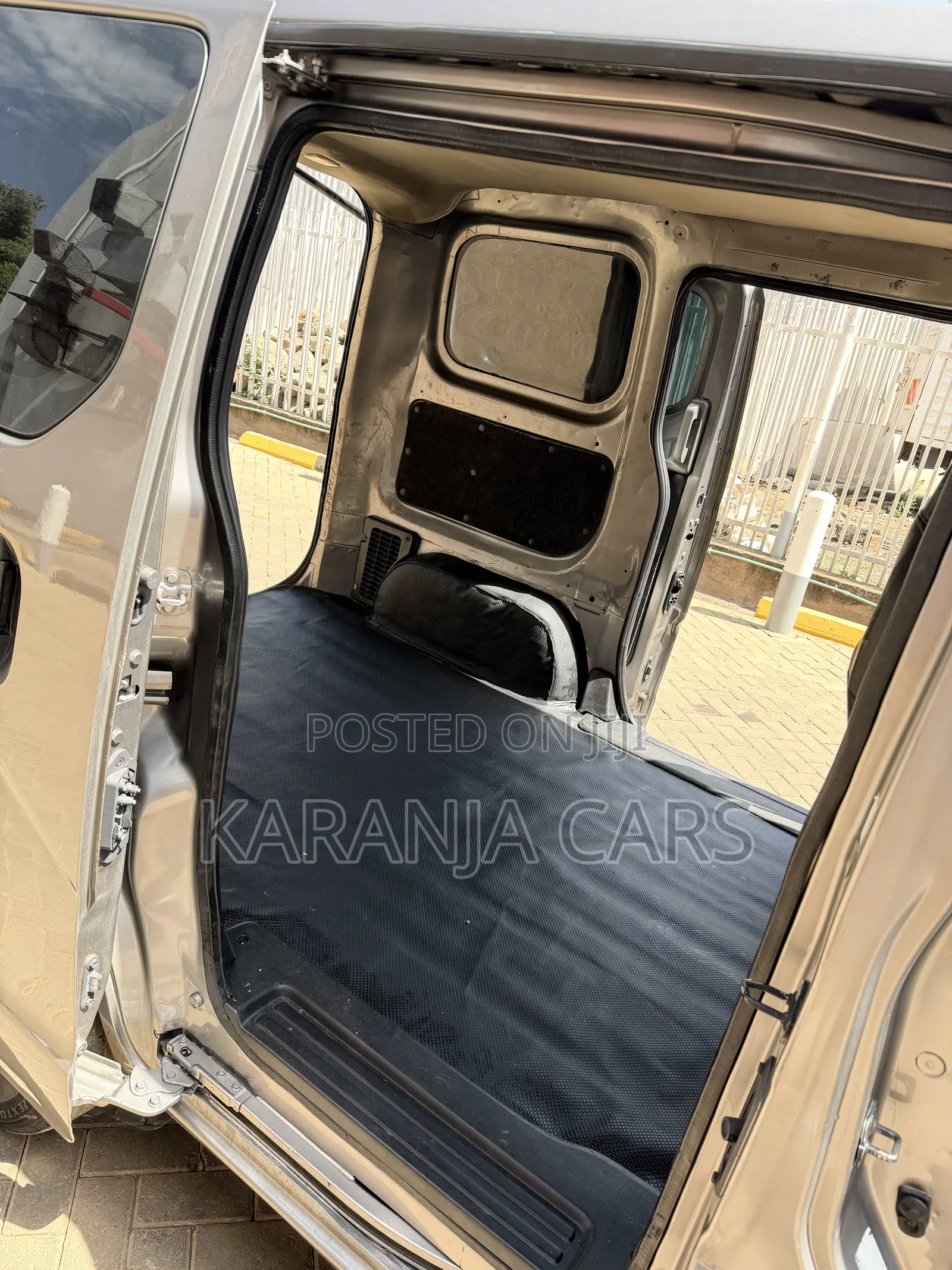 Nissan NV200 2012 Grey