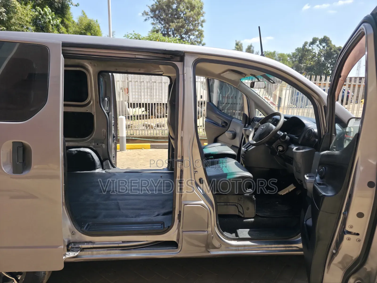 Nissan NV200 2012 Grey