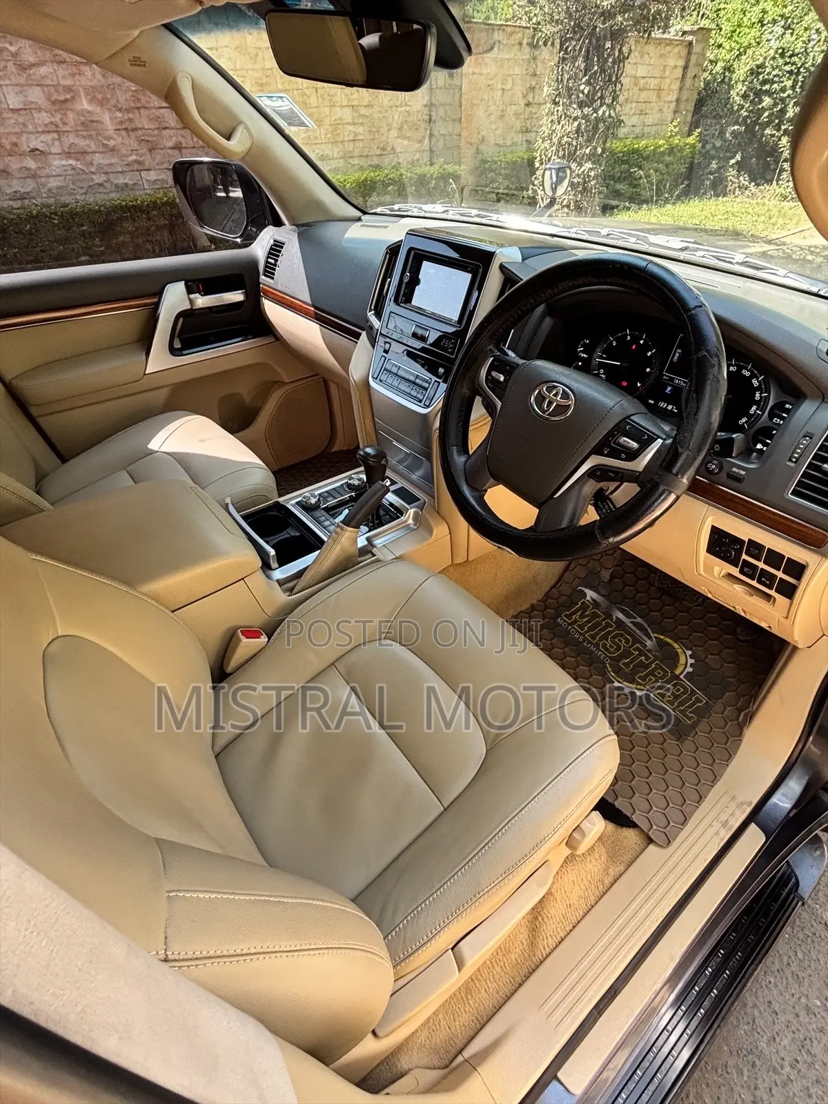 Toyota Land Cruiser 4.6 V8 ZX 2017 Gray