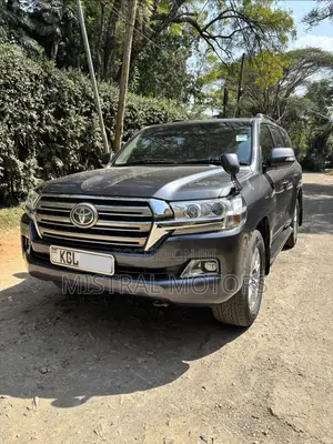 Toyota Land Cruiser 4.6 V8 ZX 2017 Gray