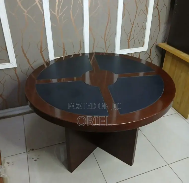 Boardroom Table : Round Meeting 4-Seater Conference Table