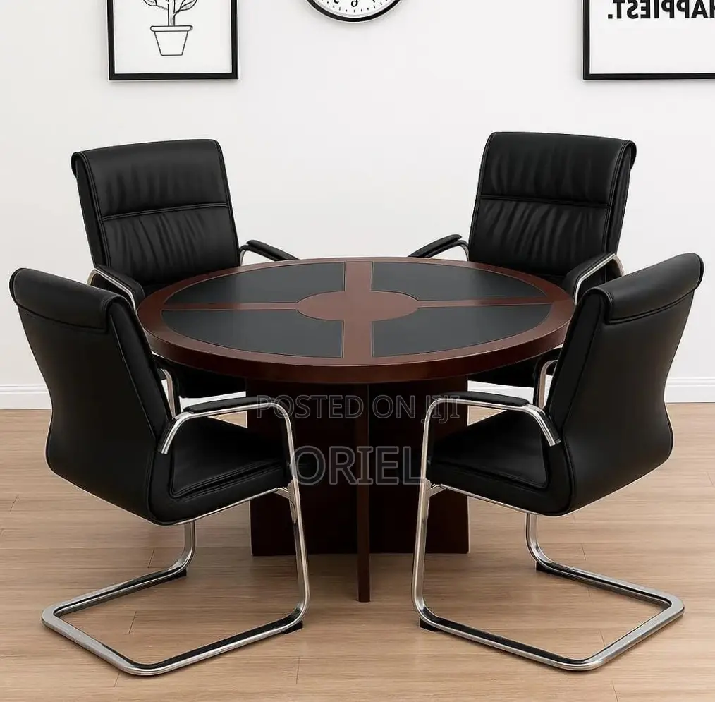 Boardroom Table : Round Meeting 4-Seater Conference Table