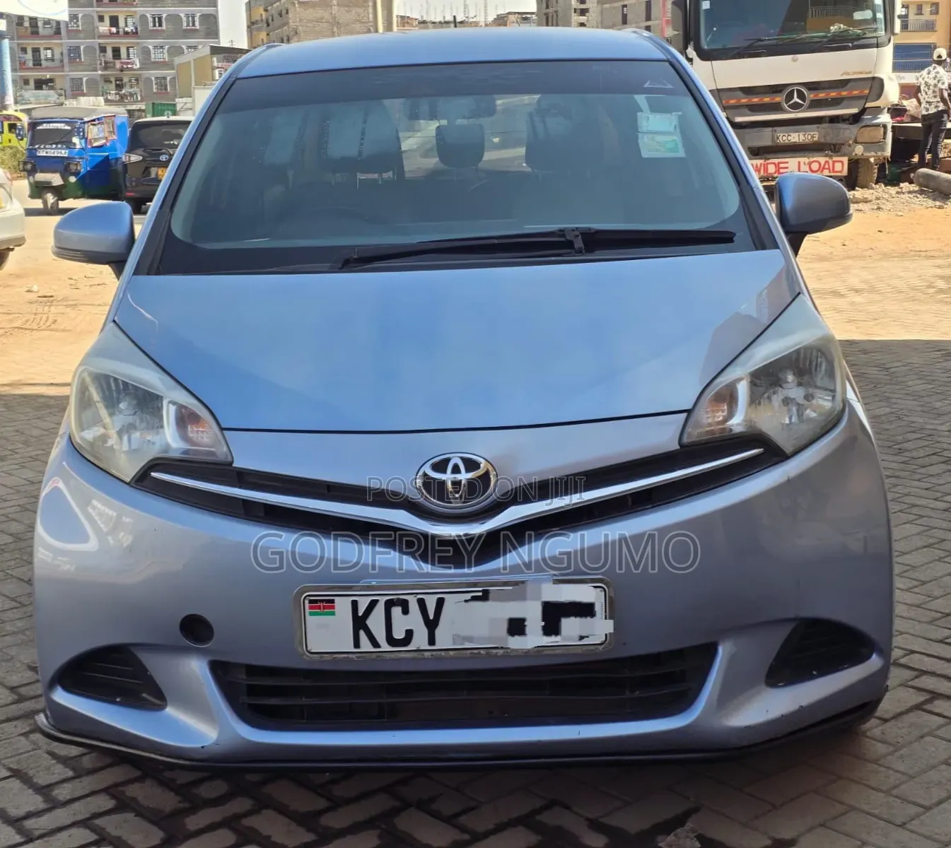 Toyota Ractis 2013 Blue