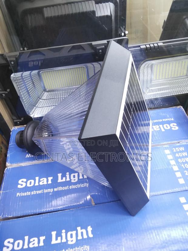 Circular Garden Solar Light - thumbnail 2