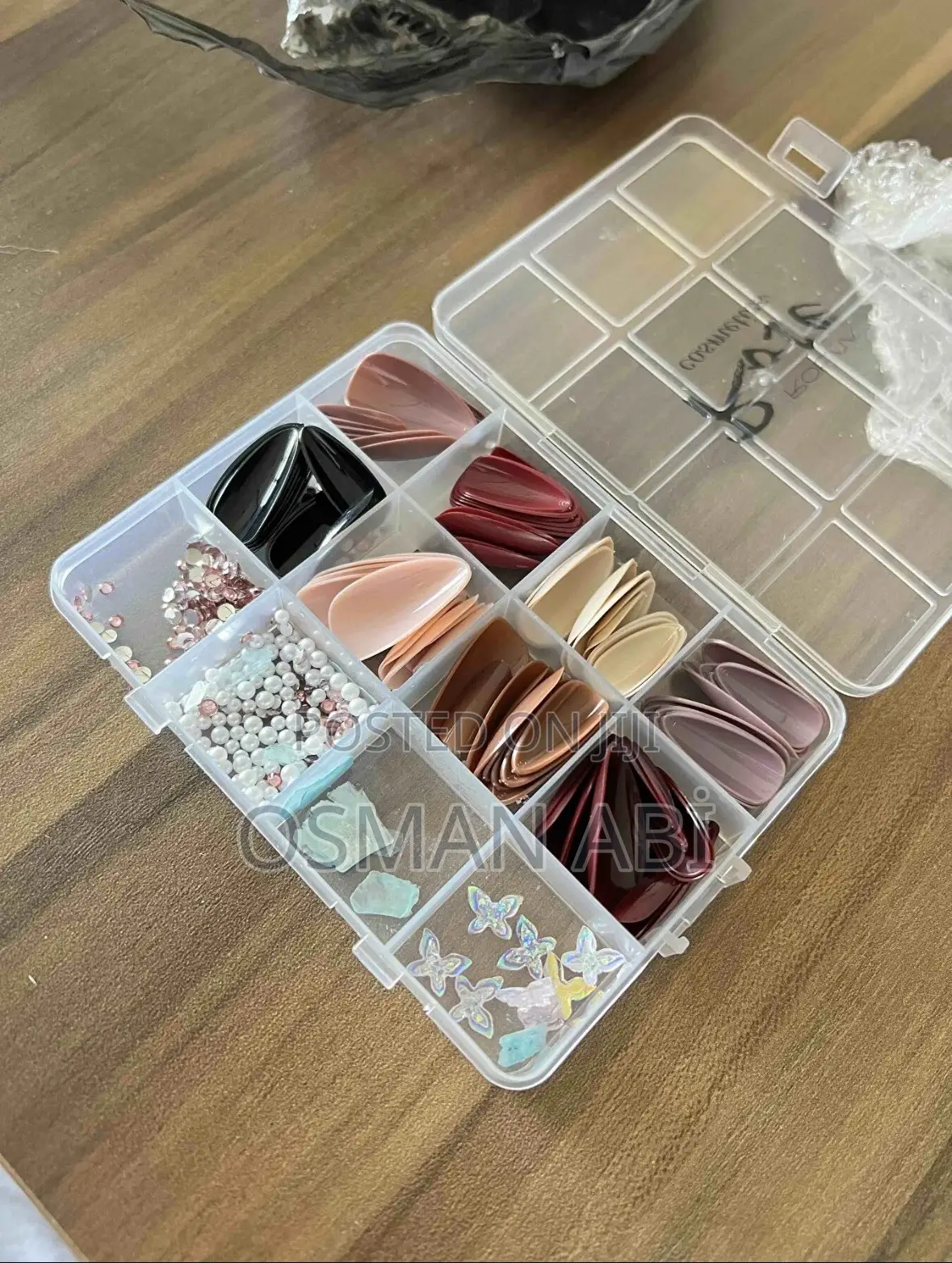 Dami Beauty HÜRNEW 96-Piece Artificial Nail Set