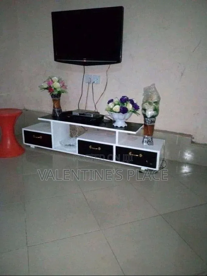 Affordable Living Room 6ftTV Stand - Clean Sturdy