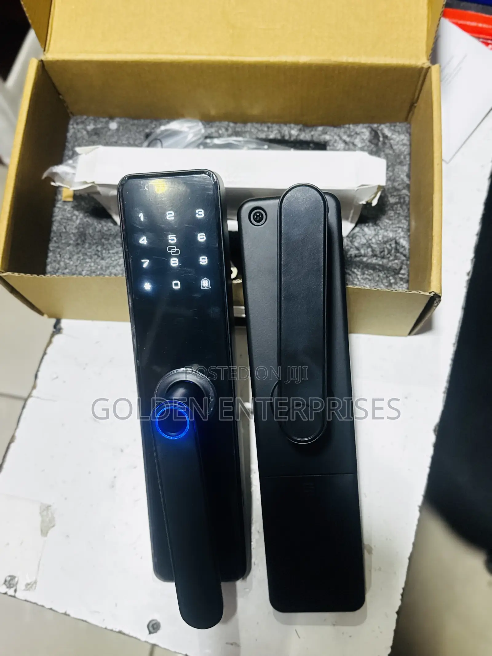 Smart Keyless Fingerprint Lock – Modern Security Solution