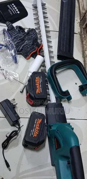 Makita Battery Powered Hedge Cutter 1200w