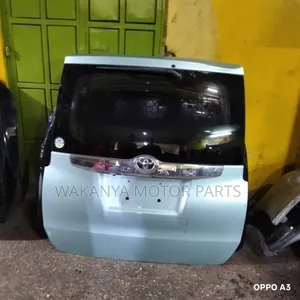 Toyota Noah Model 2015 Tailgate, Clean Ex Japan Motor Parts