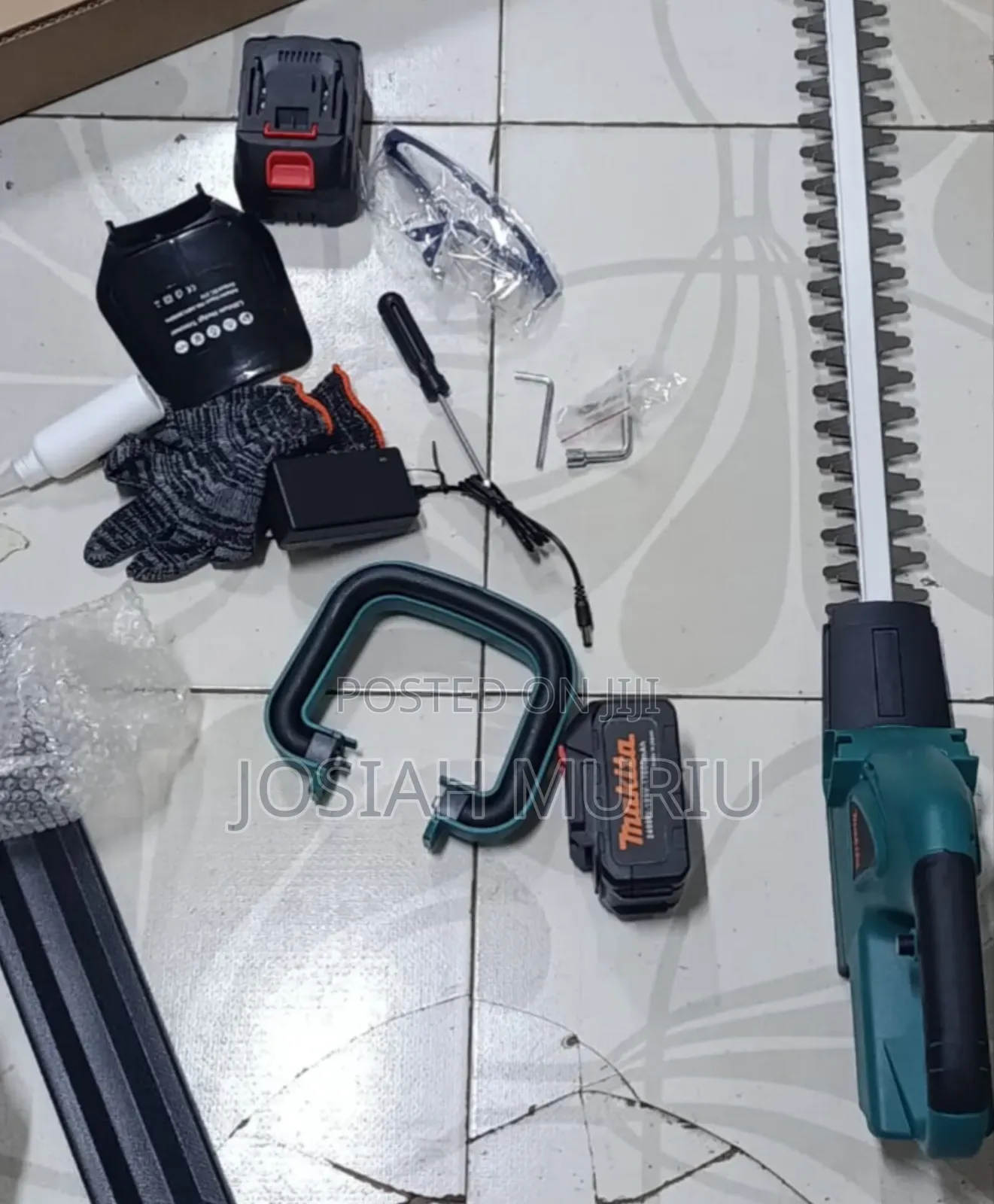 Makita Electric Hedge Trimmer Kit