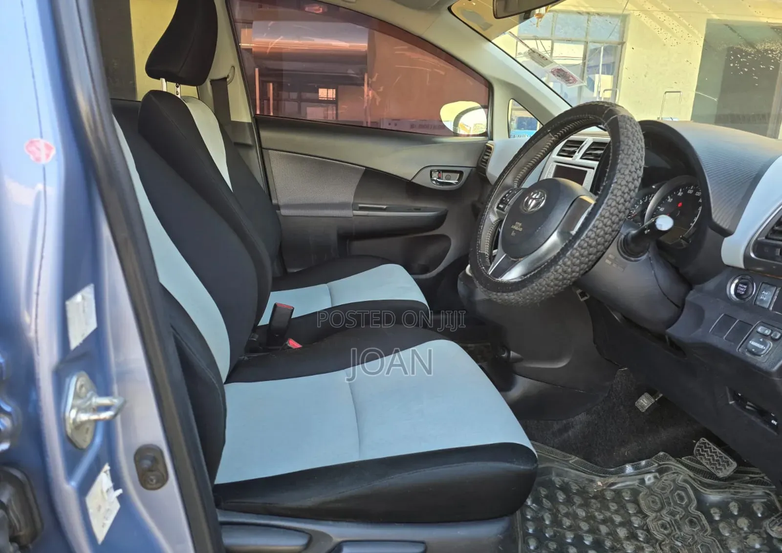 Toyota Ractis 2013 Blue