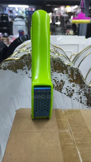 Green
Garlic Press