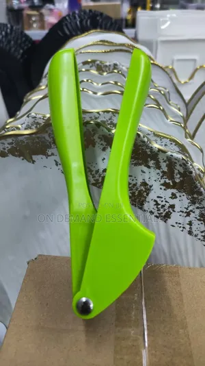 Green
Garlic Press