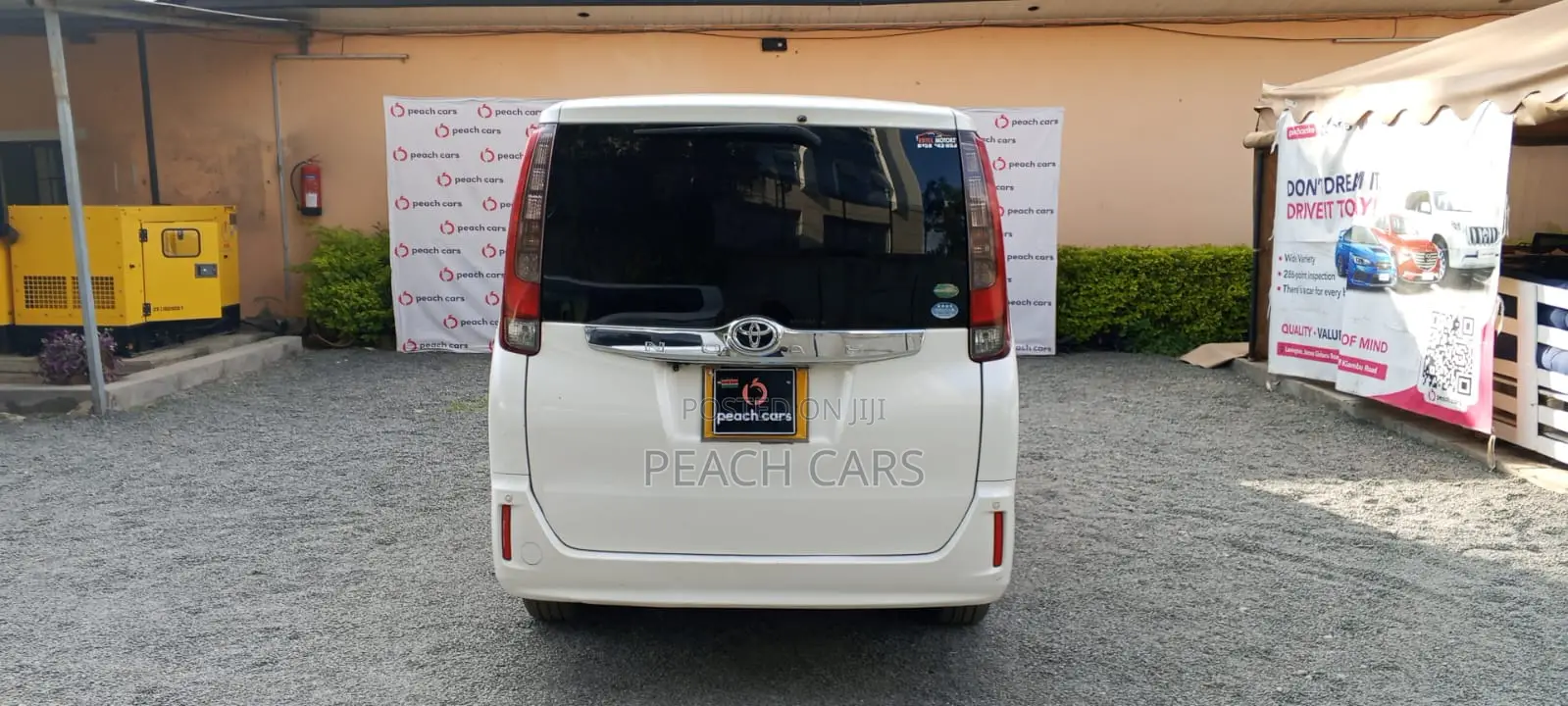 Toyota Noah 2015 White