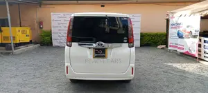 Toyota Noah 2015 White