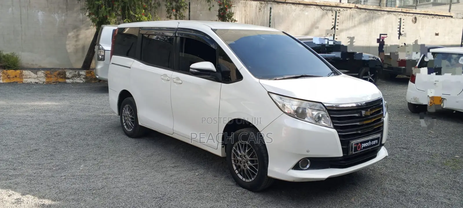 Toyota Noah 2015 White