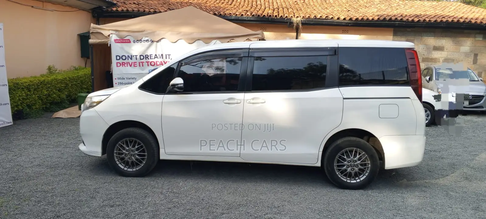 Toyota Noah 2015 White