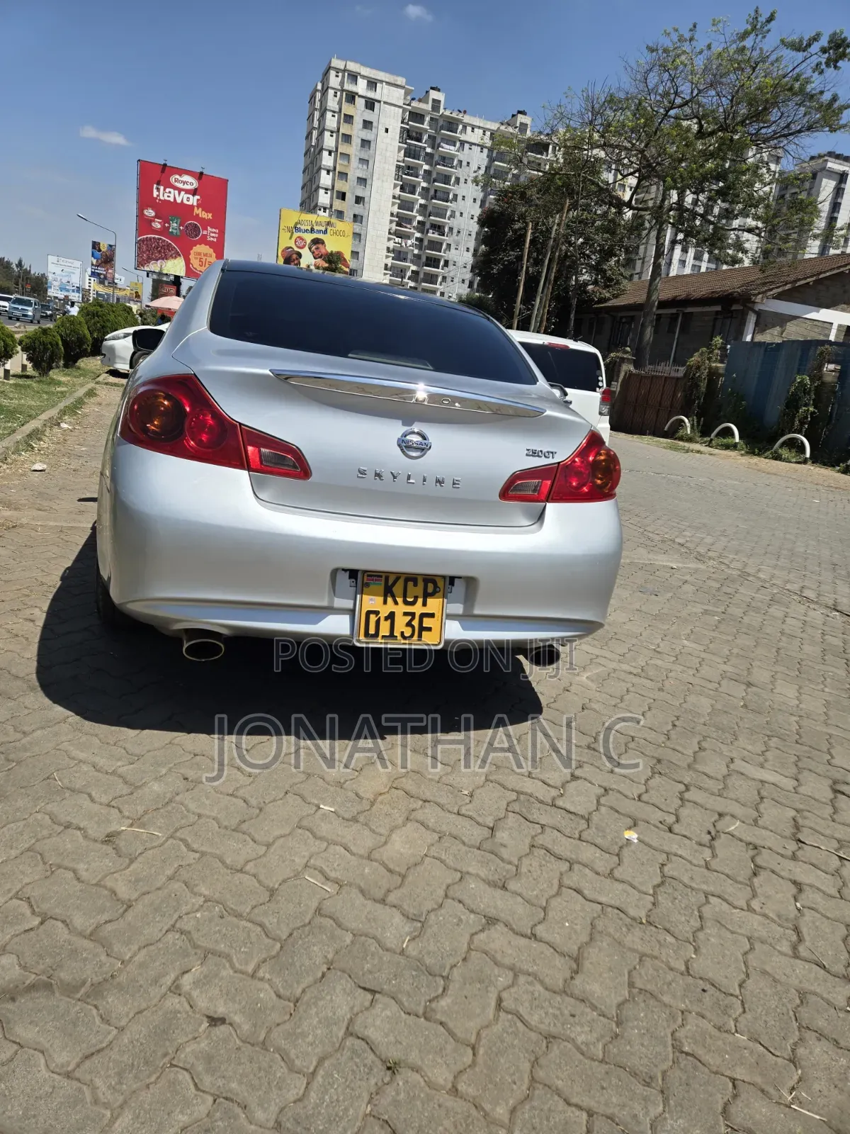 Nissan Skyline 2010 Silver