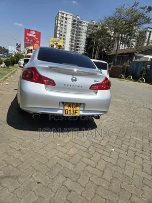Nissan Skyline 2010 Silver