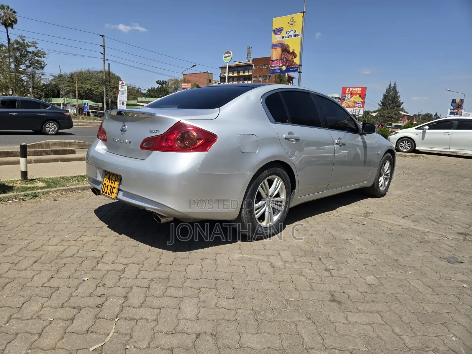 Nissan Skyline 2010 Silver