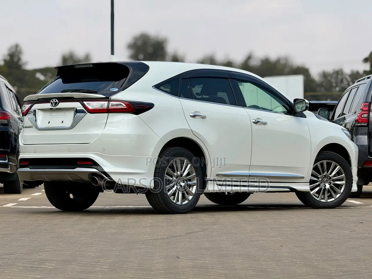 Toyota Harrier 2.0 4WD 2019 White
