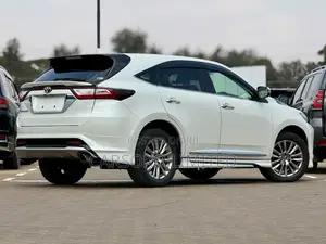 Toyota Harrier 2.0 4WD 2019 White