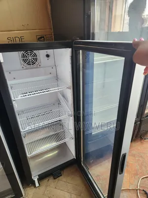 Medium 3 Trays Display Refrigerator
