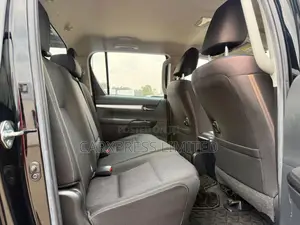 Toyota Hilux 2.4 Diesel 2020 Black