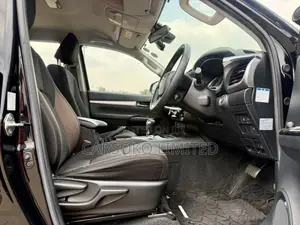 Toyota Hilux 2.4 Diesel 2020 Black